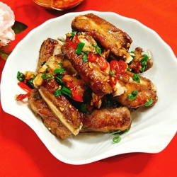 Quán Quân Nhi 