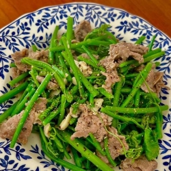 Quán Quân Nhi 