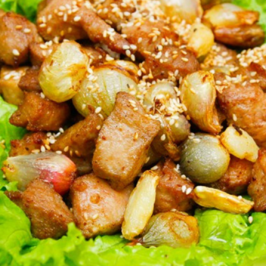 Quán Quân Nhi 